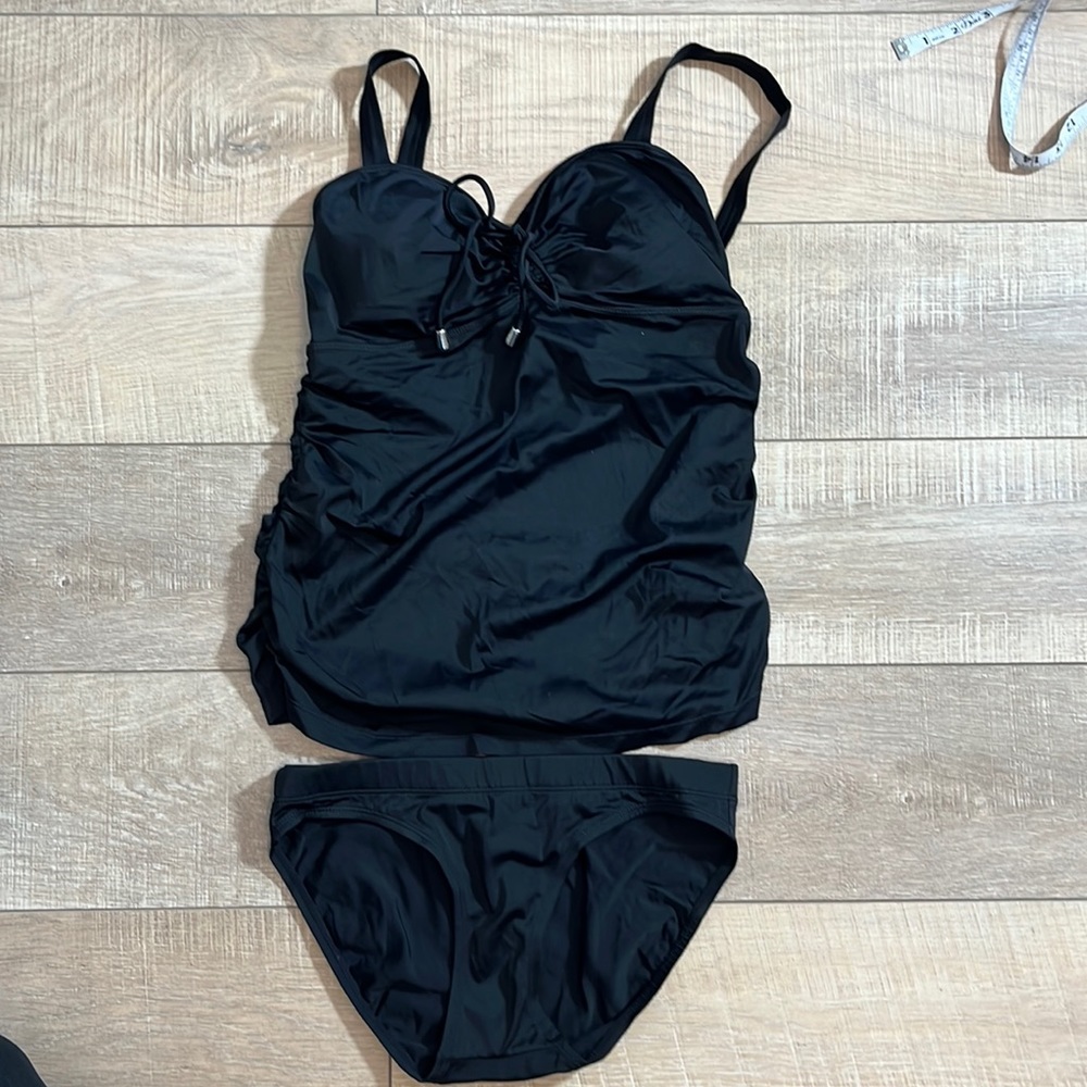 Motherhood Maternity black tankini ruching padded  adjustable strap S